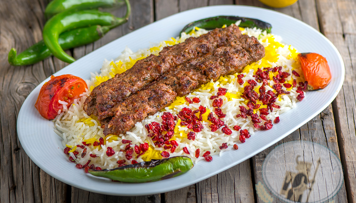 En iyi helal restoranlarda otantik bir Pers lezzeti sunan Pers mükemmelliğini deneyimleyin. En iyi malzemeler ve baharatlarla yapılan geleneksel yemeklerin tadını çıkarın. Pers mutfağının gerçek özünü keşfedin.